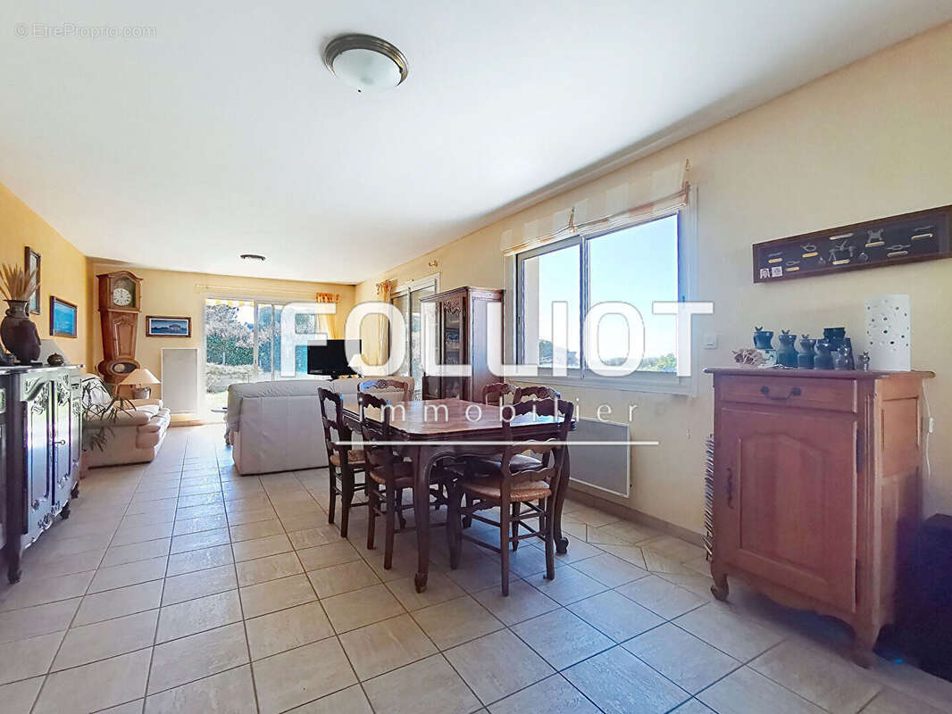 A vendre appartement de plain pied en front de mer Jullouville - photo 3