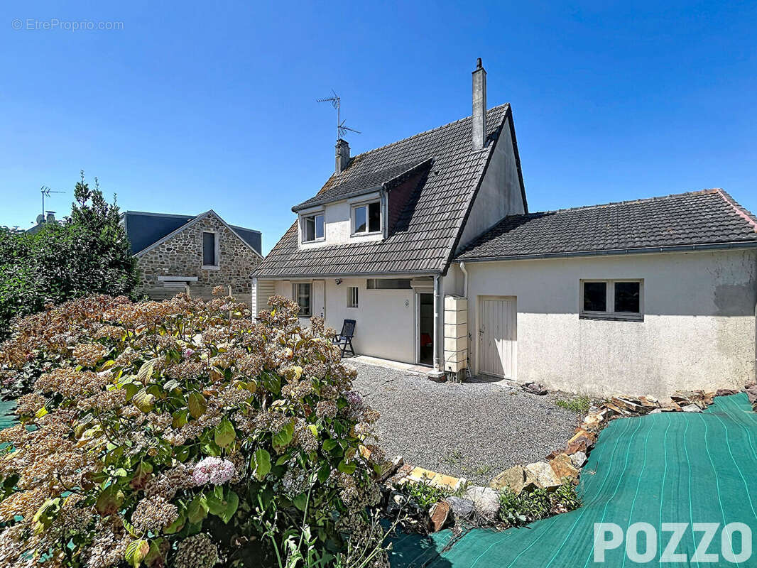 Maison Saint Pair Sur Mer 5 pièce(s) 107 m2 - À seulement 500 mètres des commerces et de la plage ! - photo 2