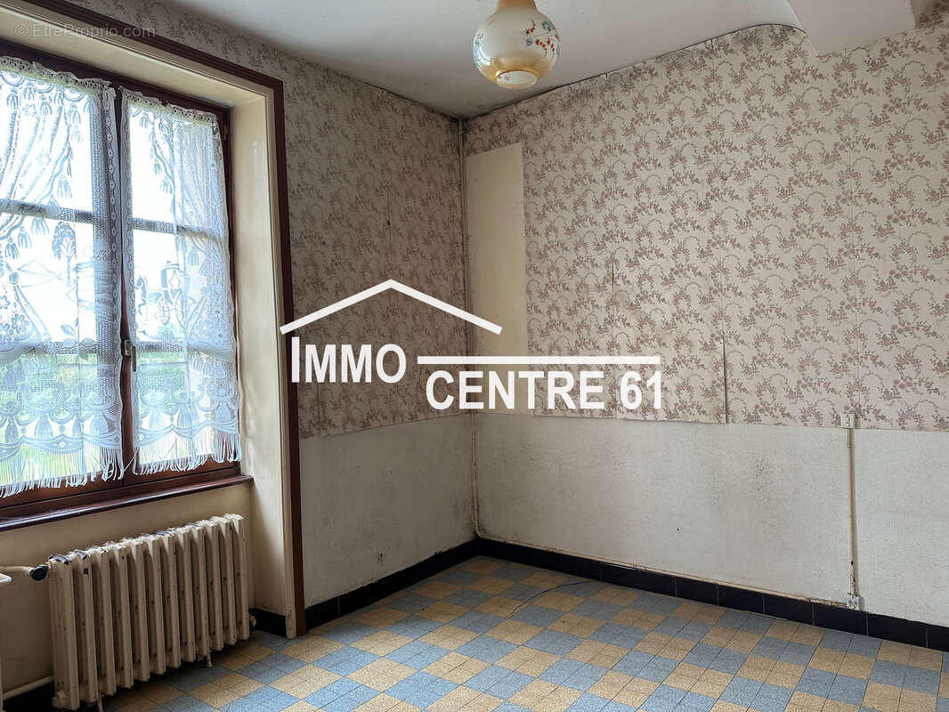 Maison de 70m2 avec dépendances sur 3560m2 - photo 6