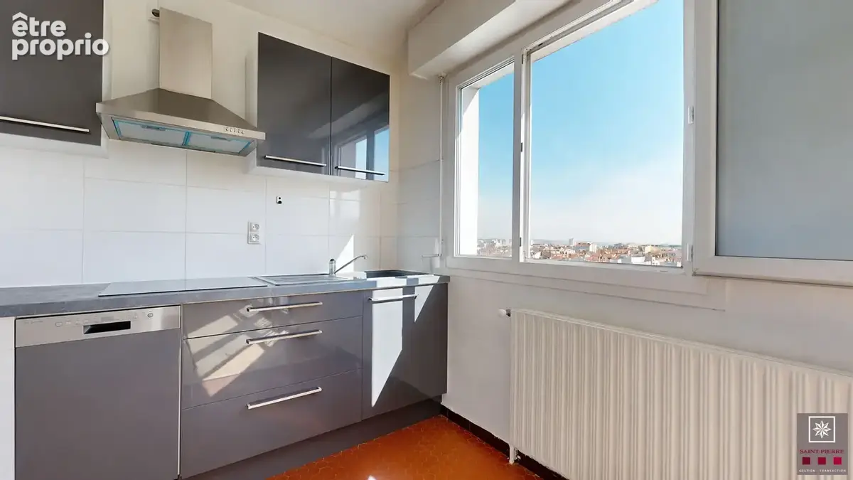 DERNIER ETAGE - T2 avec vue panoramique, cave et parking en s-sol - photo 5