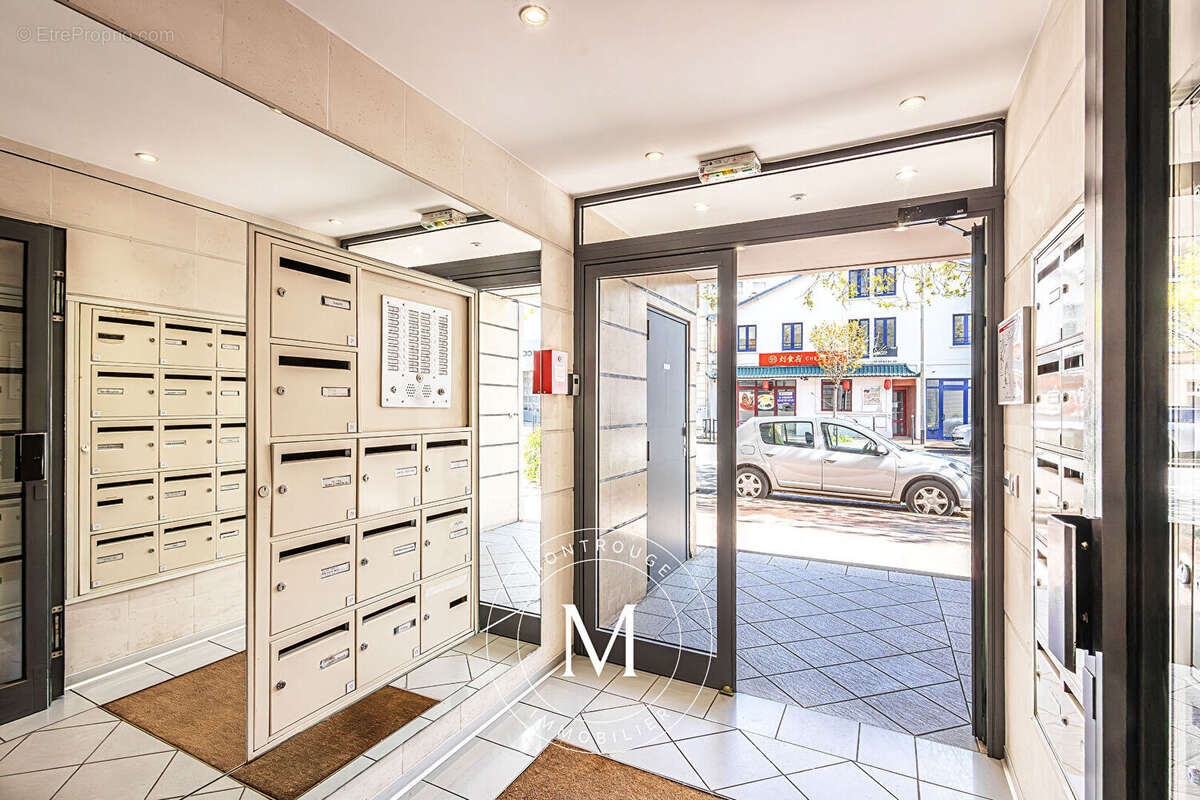 Appartement à LA GARENNE-COLOMBES