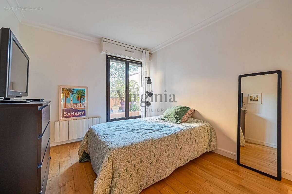 Appartement à CHARENTON-LE-PONT