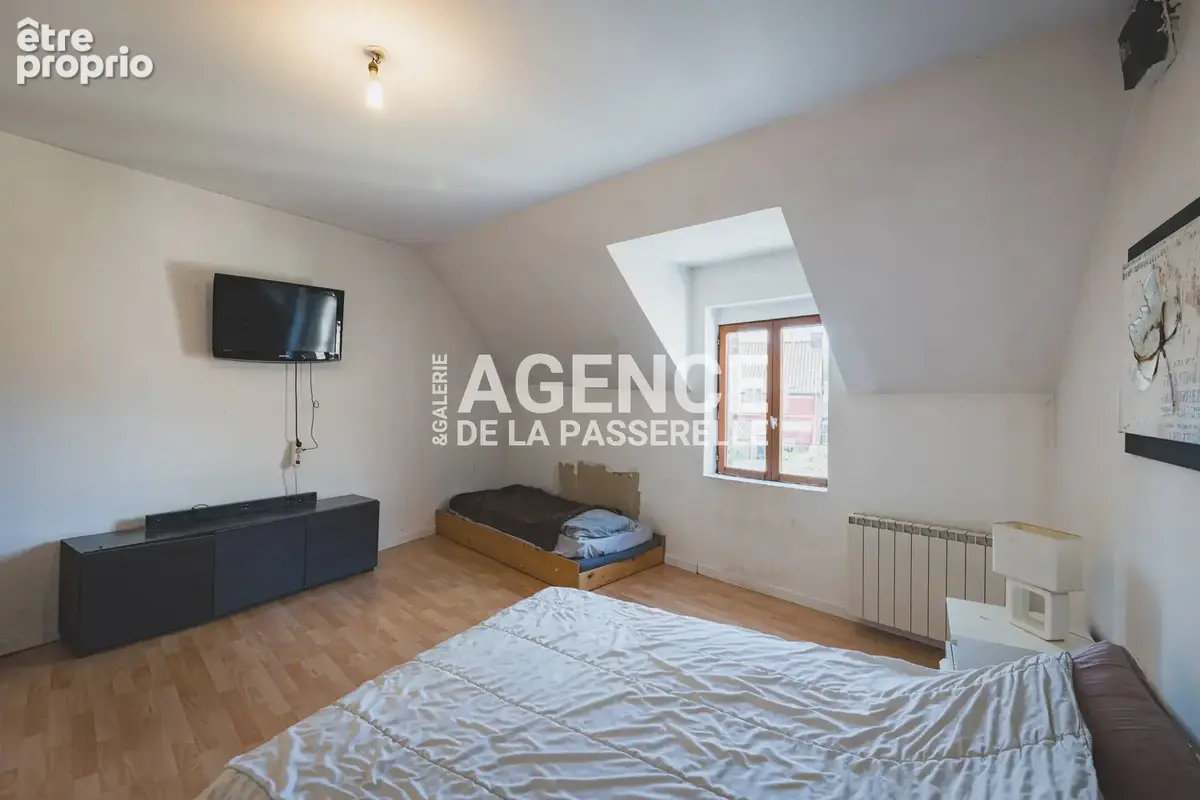 Maison rénovée de 118m2, 4 chambres, jardin et piscine. - photo 23