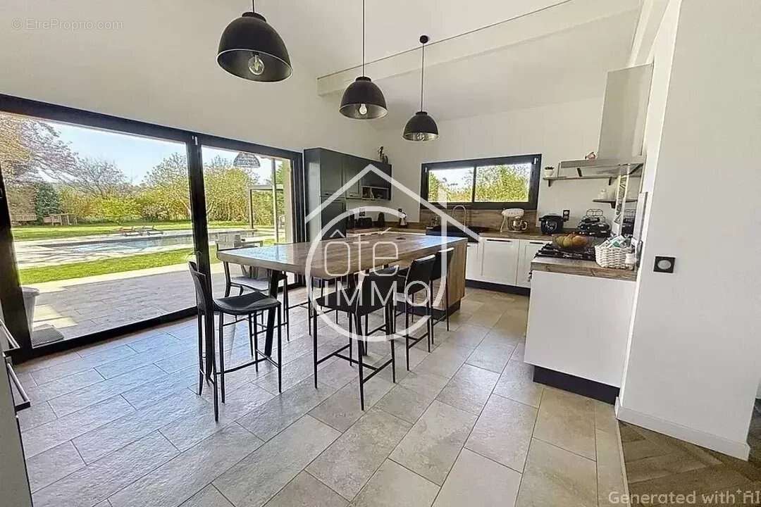 Maison à SAINT-JEAN-DE-BLAIGNAC