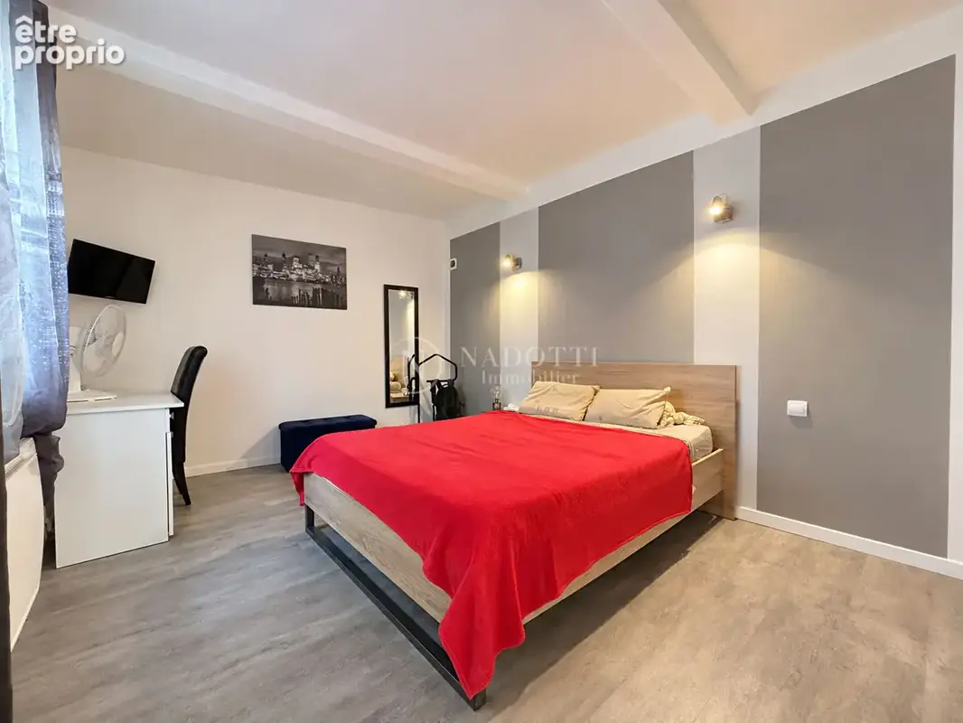 A VENDRE VILLELAURE (84530) Maison de village avec terrasse, deux garages, cave, sous sol et grenier - photo 10