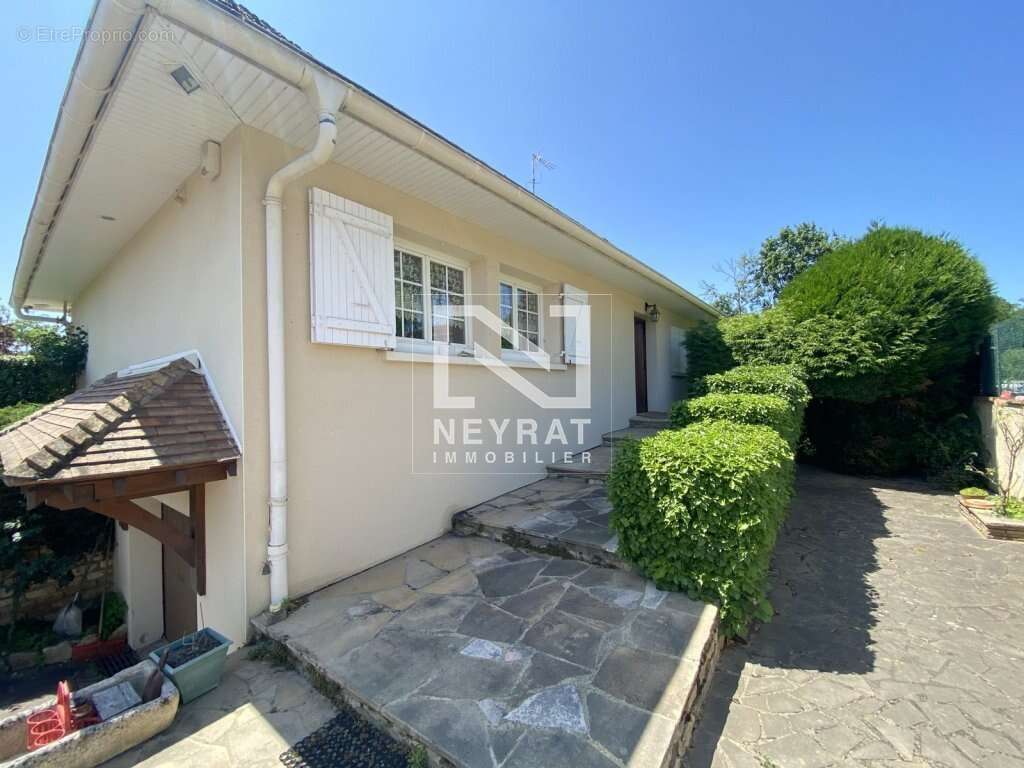 Maison à CHAMPFORGEUIL