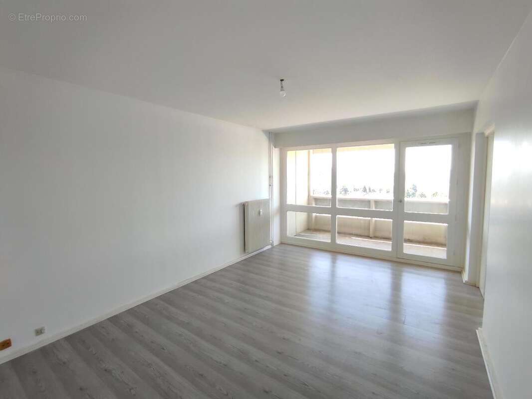   - Appartement à CALUIRE-ET-CUIRE