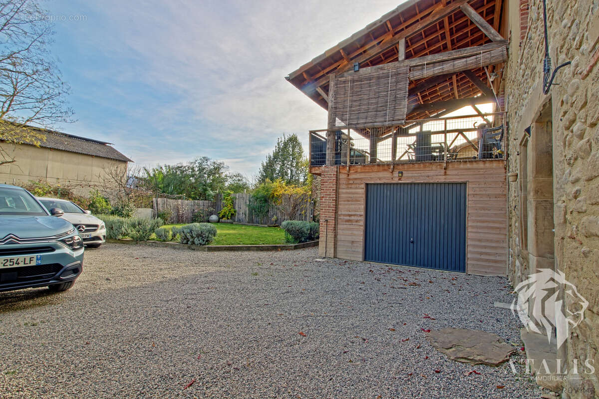 Maison à SAINT-LATTIER