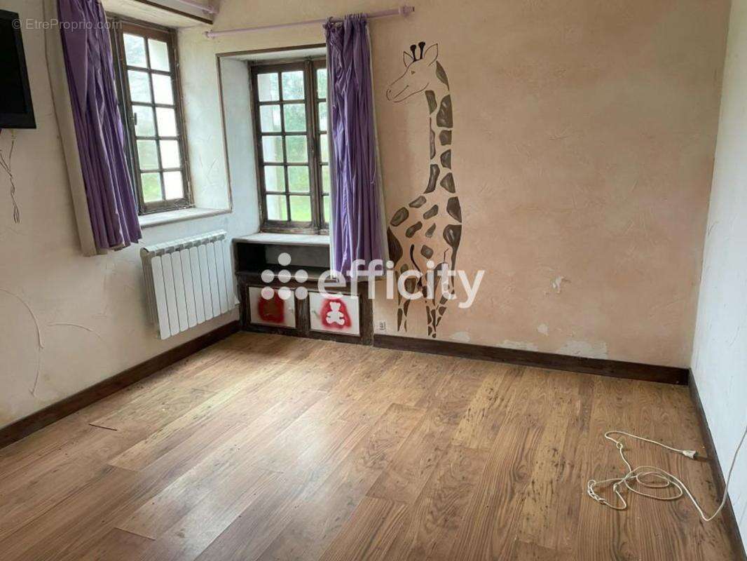 Maison à LA CHAPELLE-SOUEF