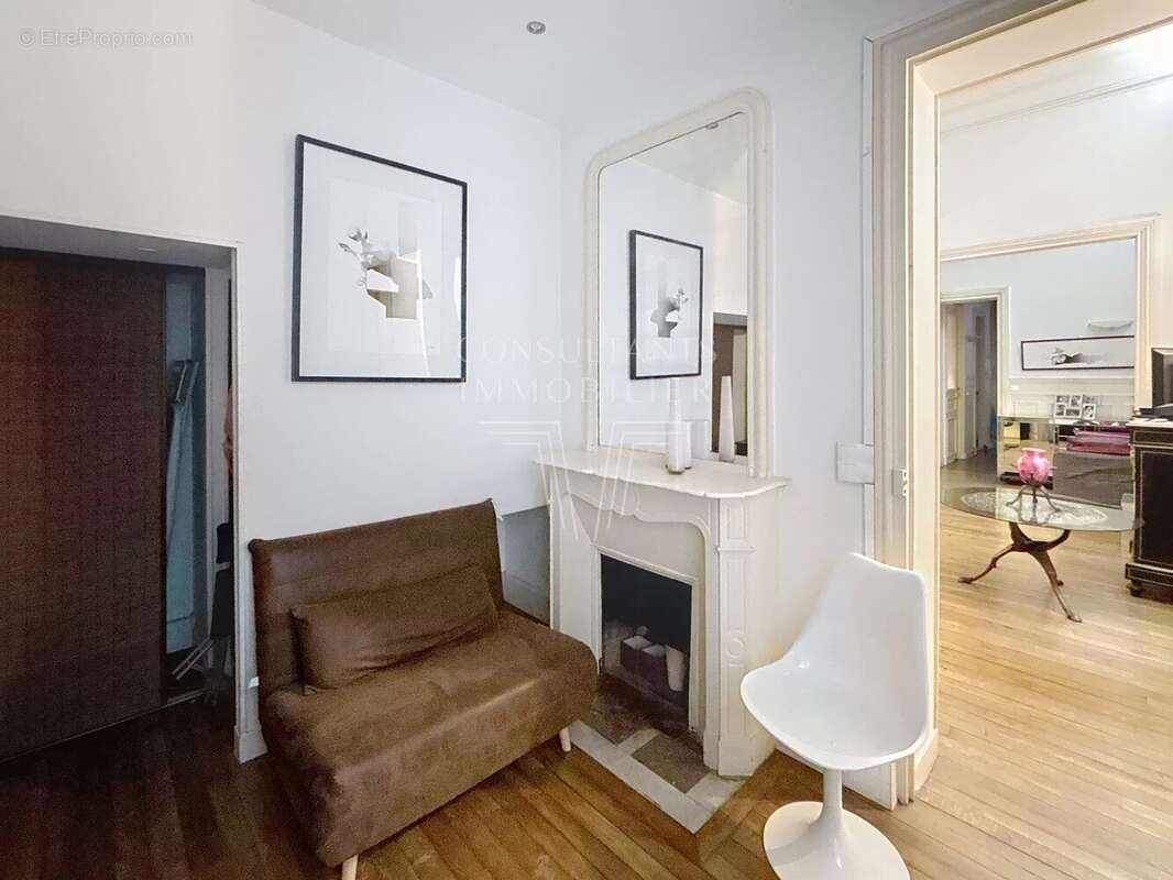 Appartement à NEUILLY-SUR-SEINE