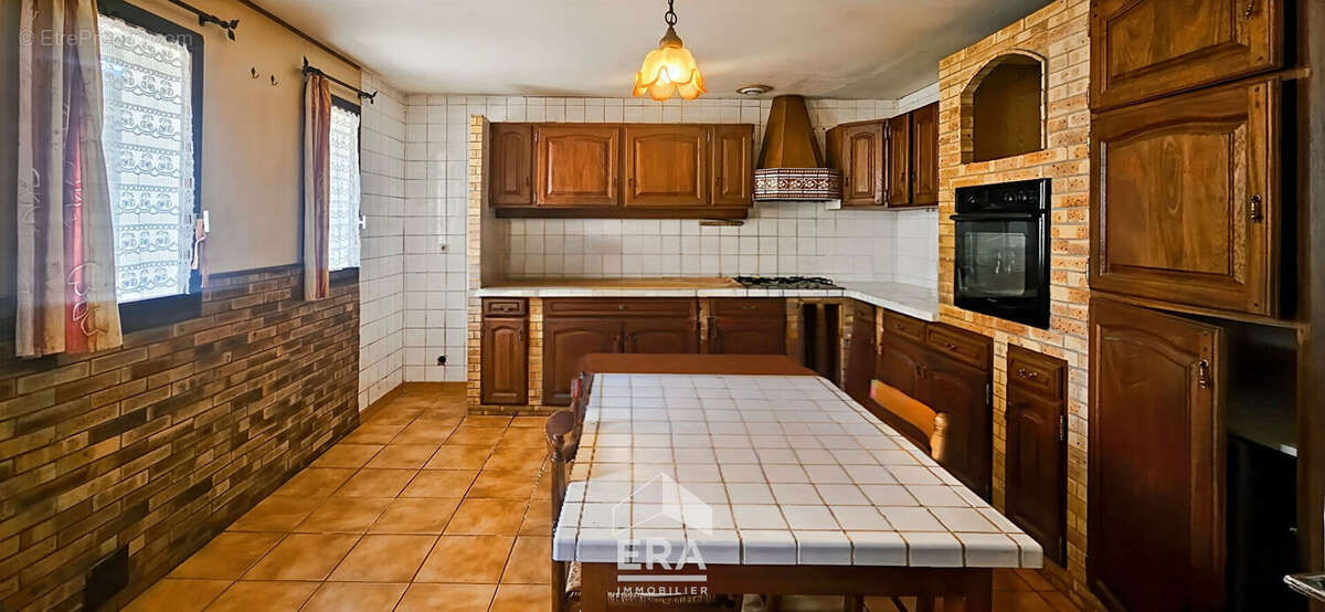 PAREMPUYRE - Maison familiale 160 m² de plain-pied sur 2000 m² de terrain - CALME - photo 4