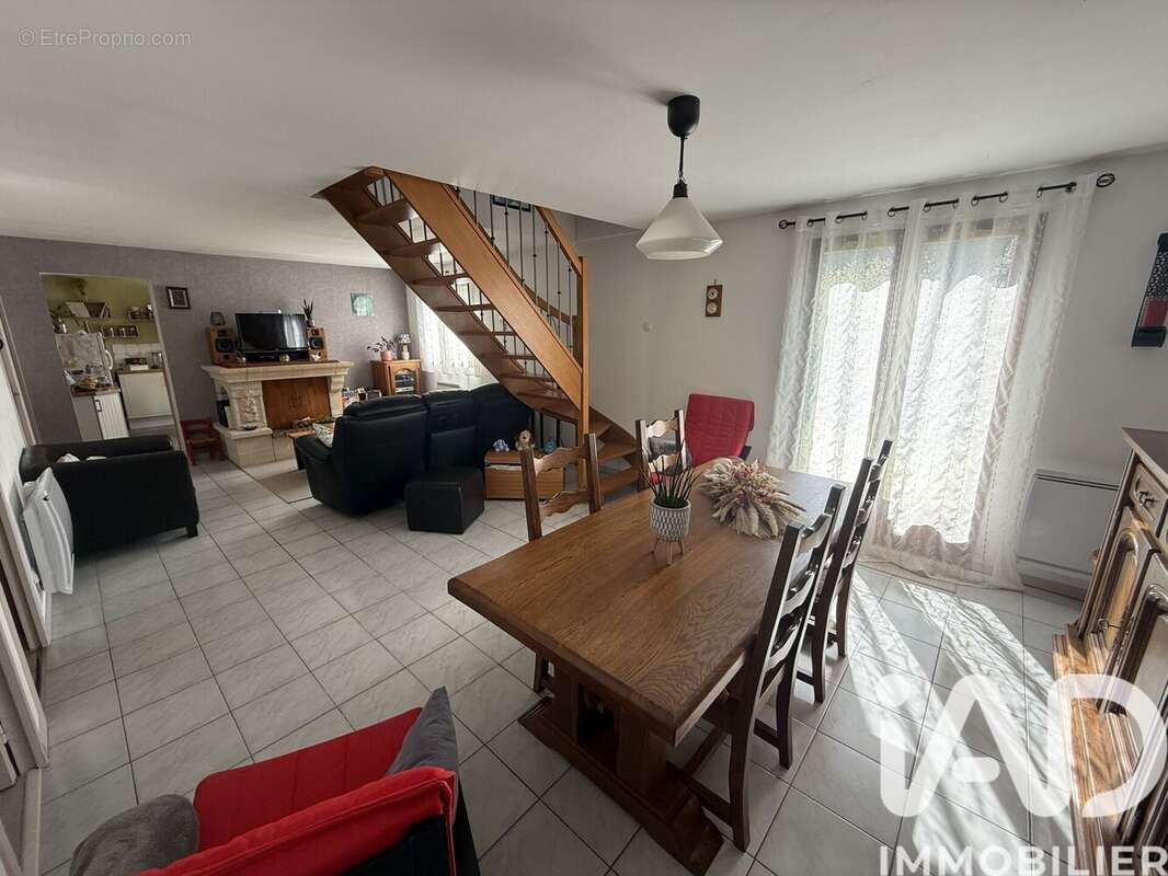 Photo 7 - Maison à REMY