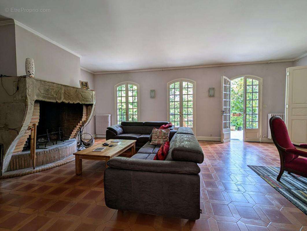 Maison bourgeoise de 371 m2 avec parc de 1,5 hectare - photo 6
