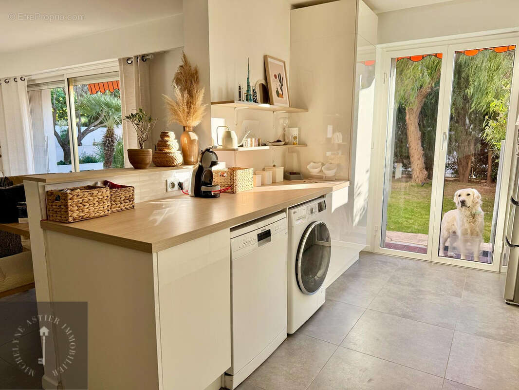 Appartement à SAINT-LAURENT-DU-VAR