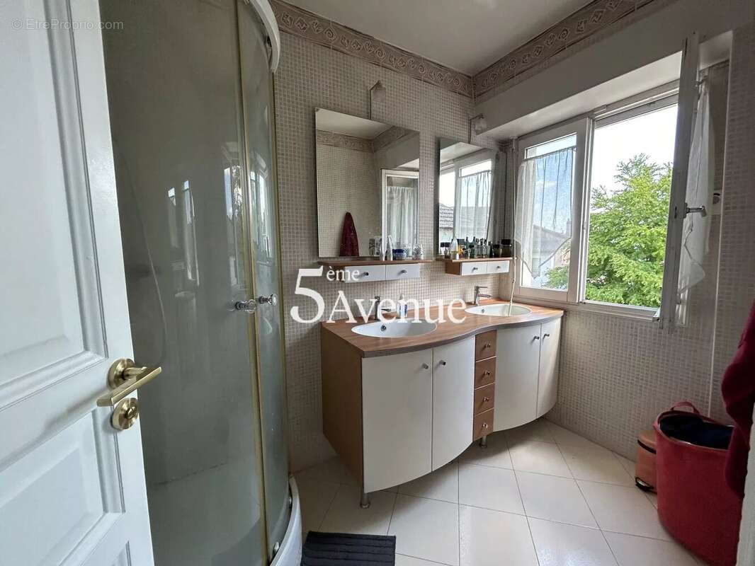 Maison à SAINT-MAUR-DES-FOSSES