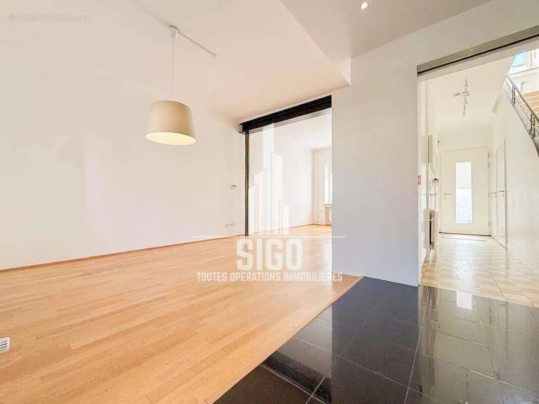 Maison à BELLEGARDE