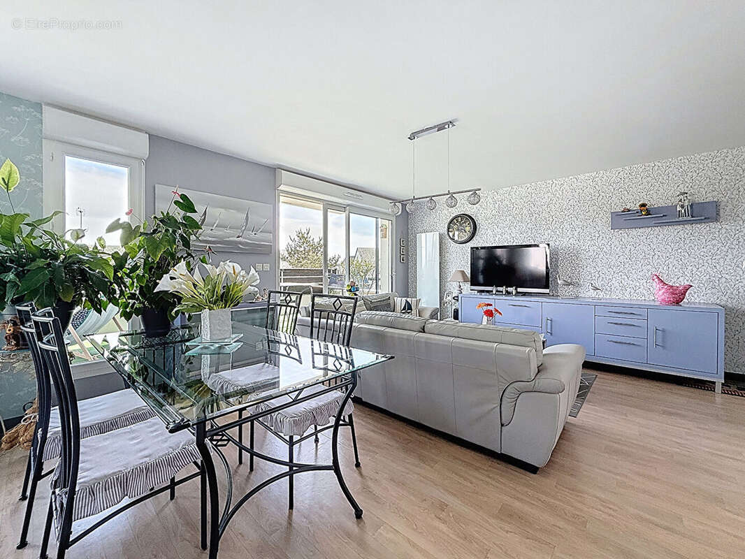 Appartement à SURZUR