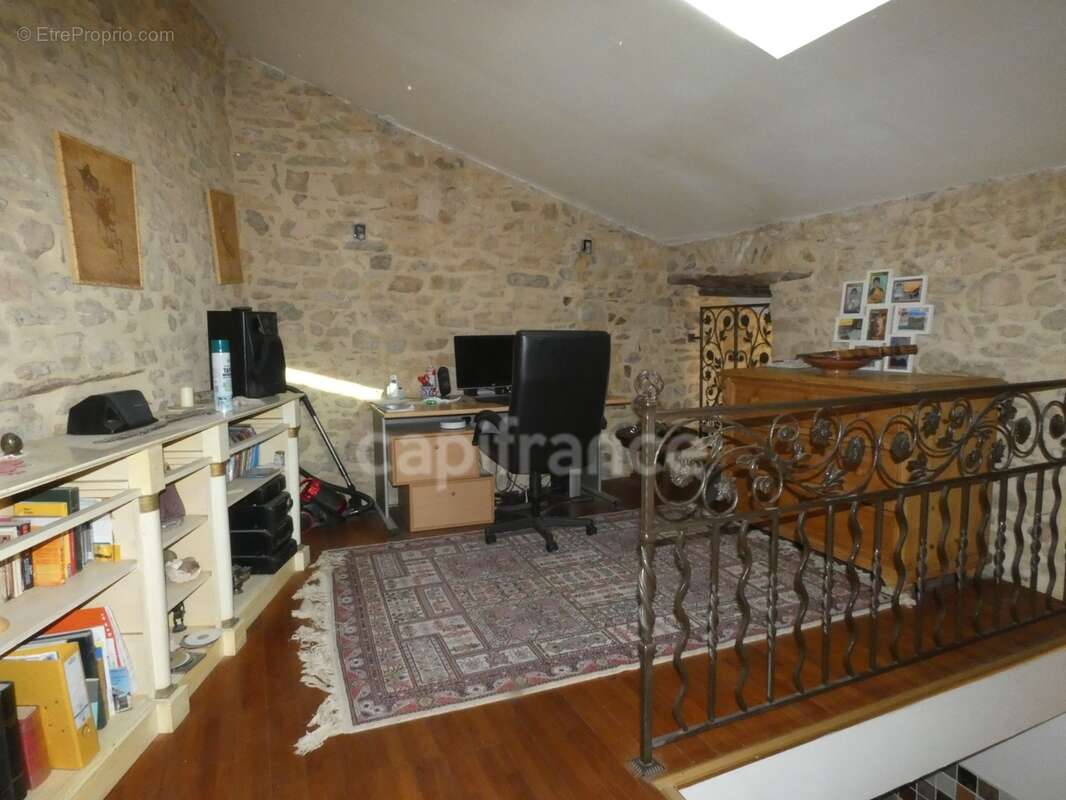 Laudun-maison de village 90m² avec cour et terrasse - photo 7