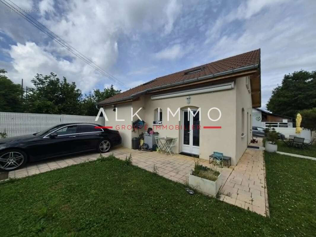 Maison à SAINT-JULIEN-EN-GENEVOIS
