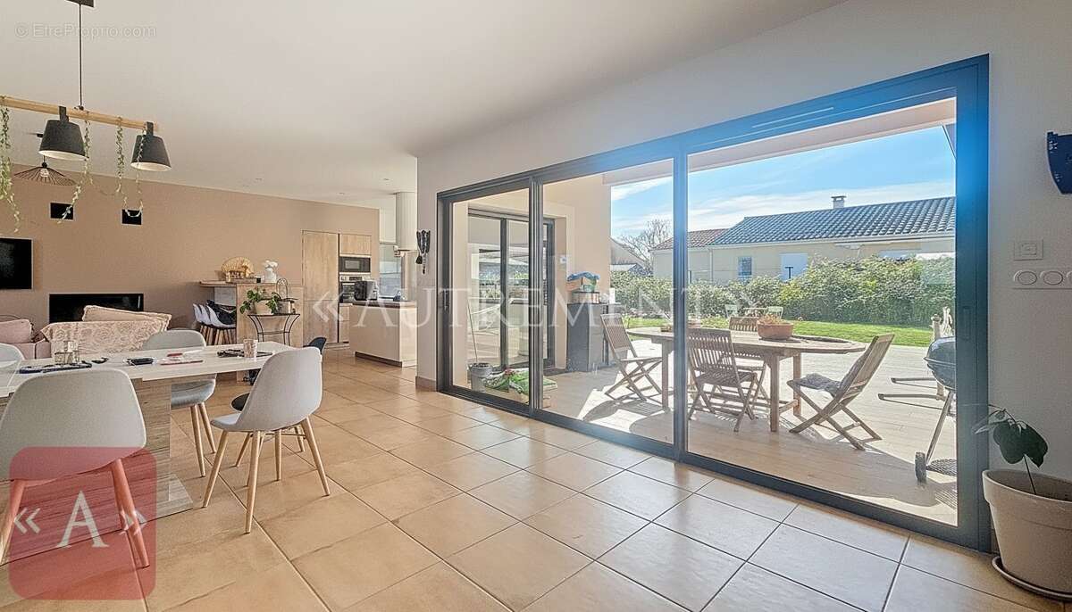 Maison à SAINT-SULPICE