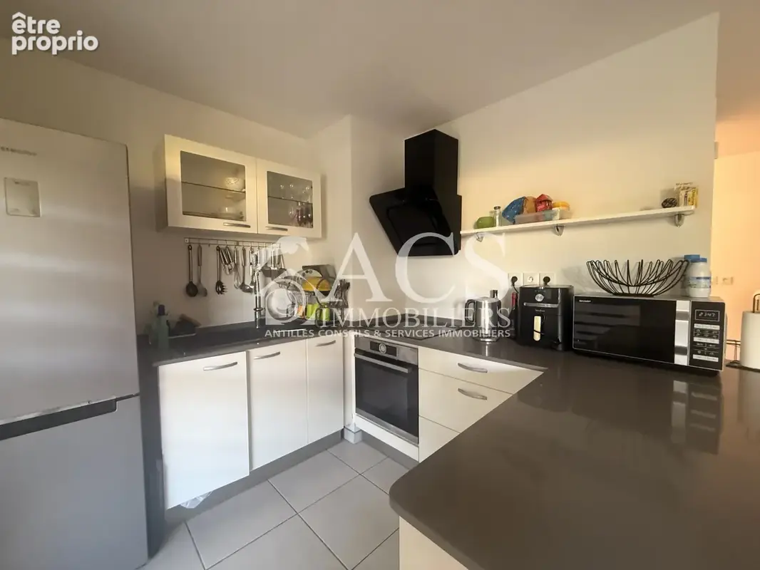 Appartement de type F3 en rez-de-chaussée - Secteur Didier - Fort-de-France - photo 3