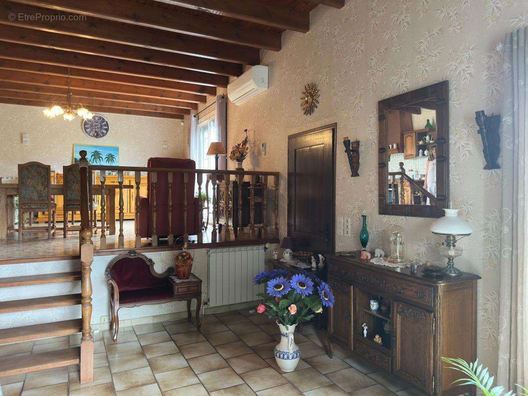 2 VILLAS  avec beau terrain et piscine - photo 25