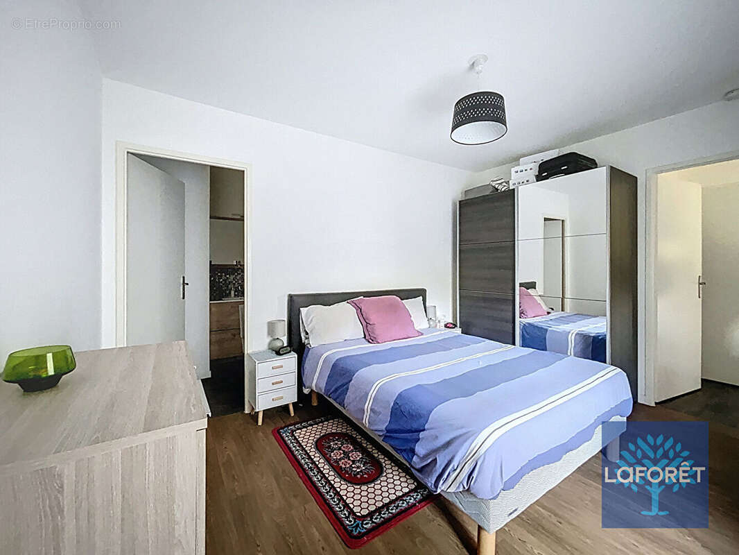 Appartement à CHILLY-MAZARIN