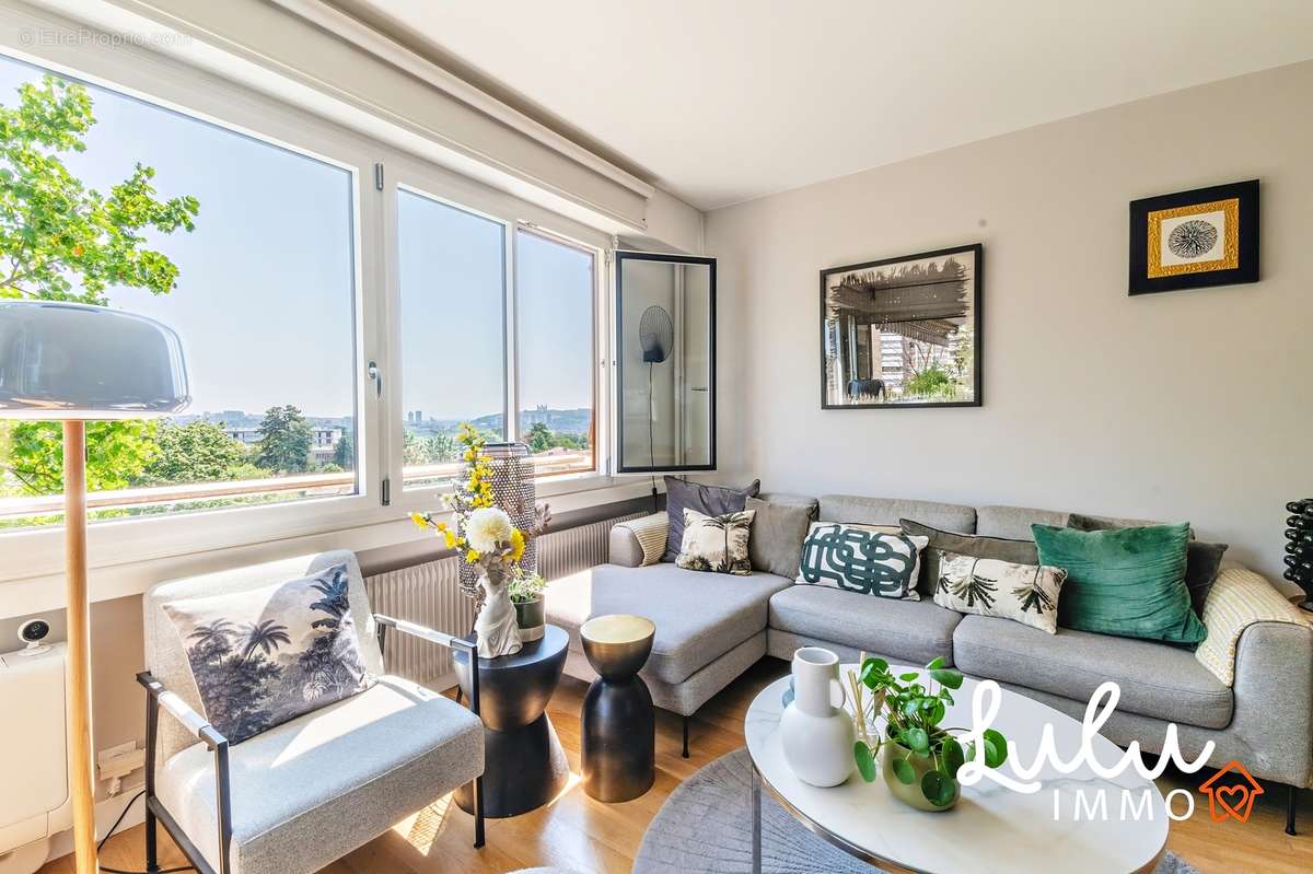 Ecully - T4 de 103m2 avec terrasse et une place de stationnement - photo 6