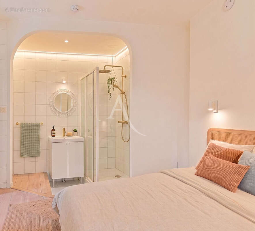 Appartement à PARIS-7E