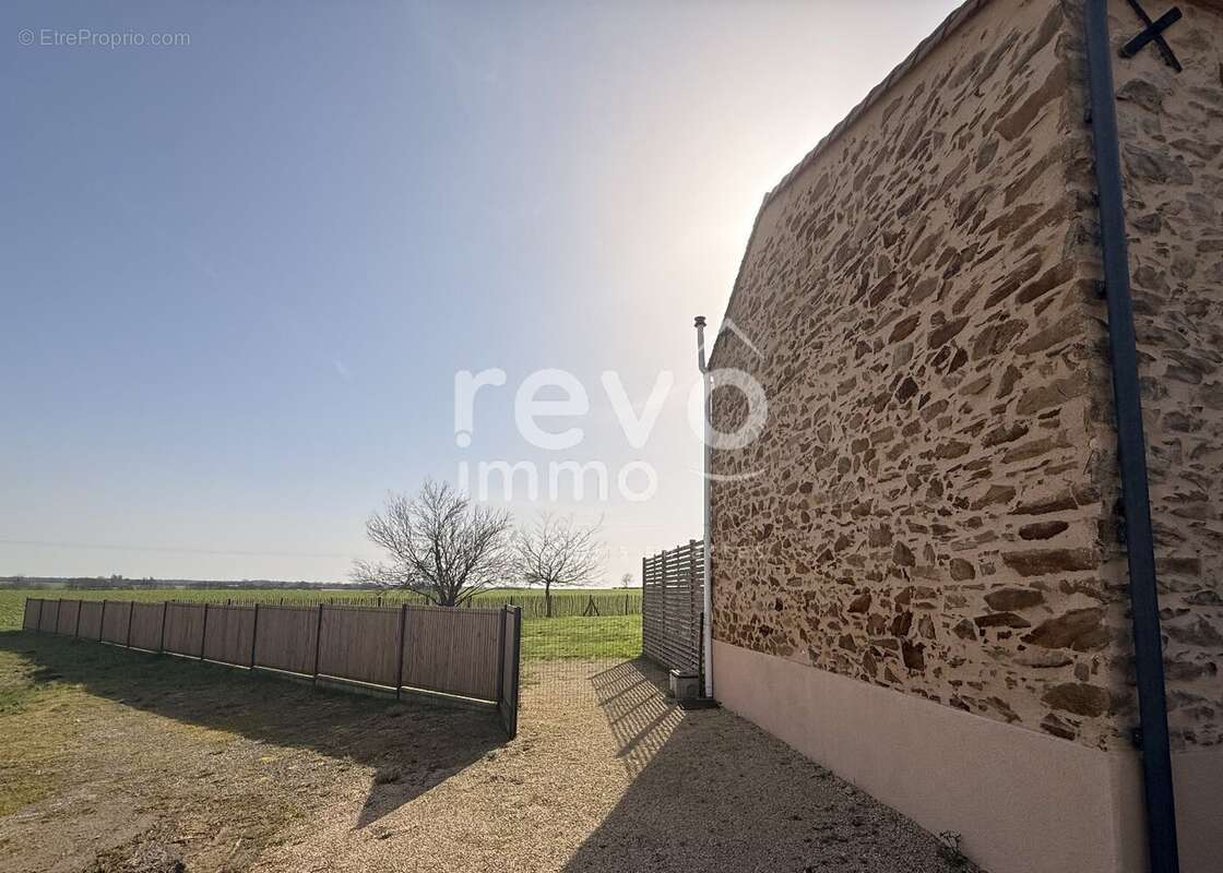 Superbe vue campagne pour cette longère en pierres rénovée - photo 15