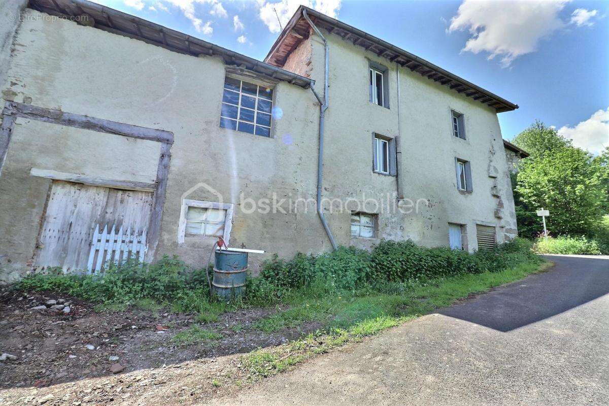 Maison à CELLES-SUR-DUROLLE