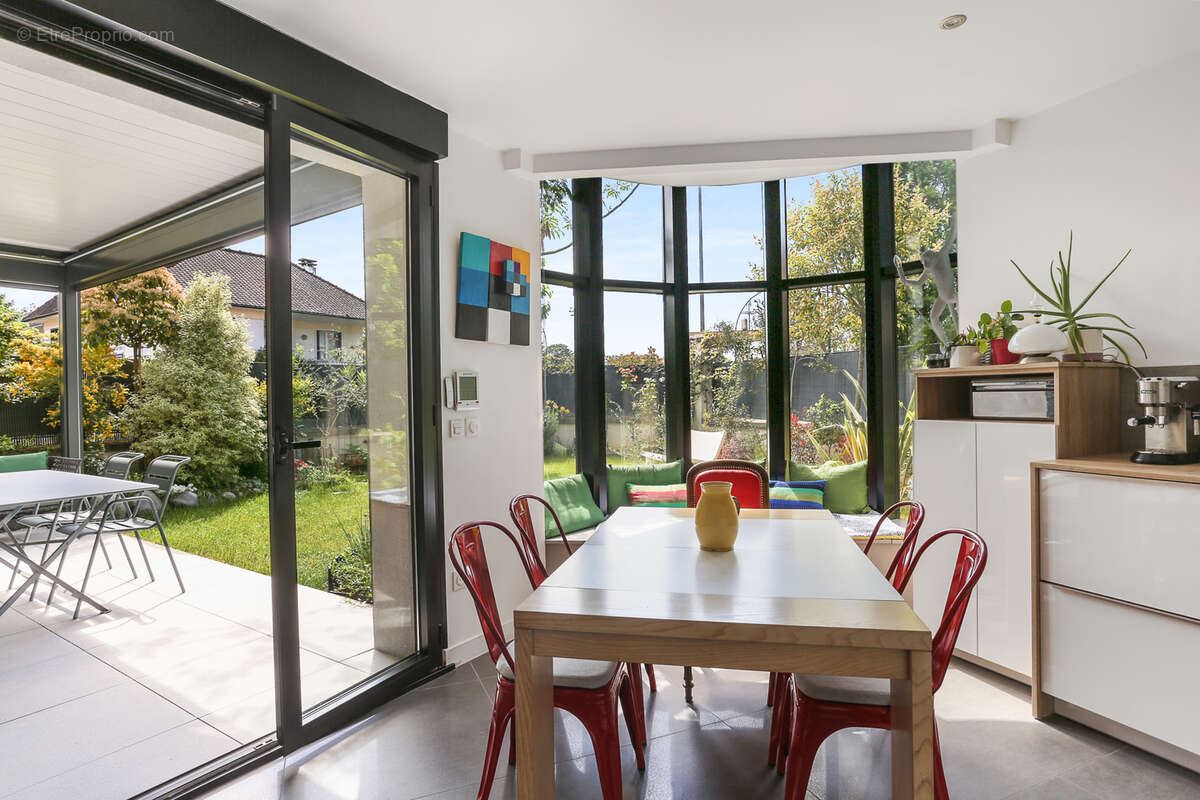 SAINT MAUR DES FOSSES Magnifique appartement comme une maison avec jardin - photo 4