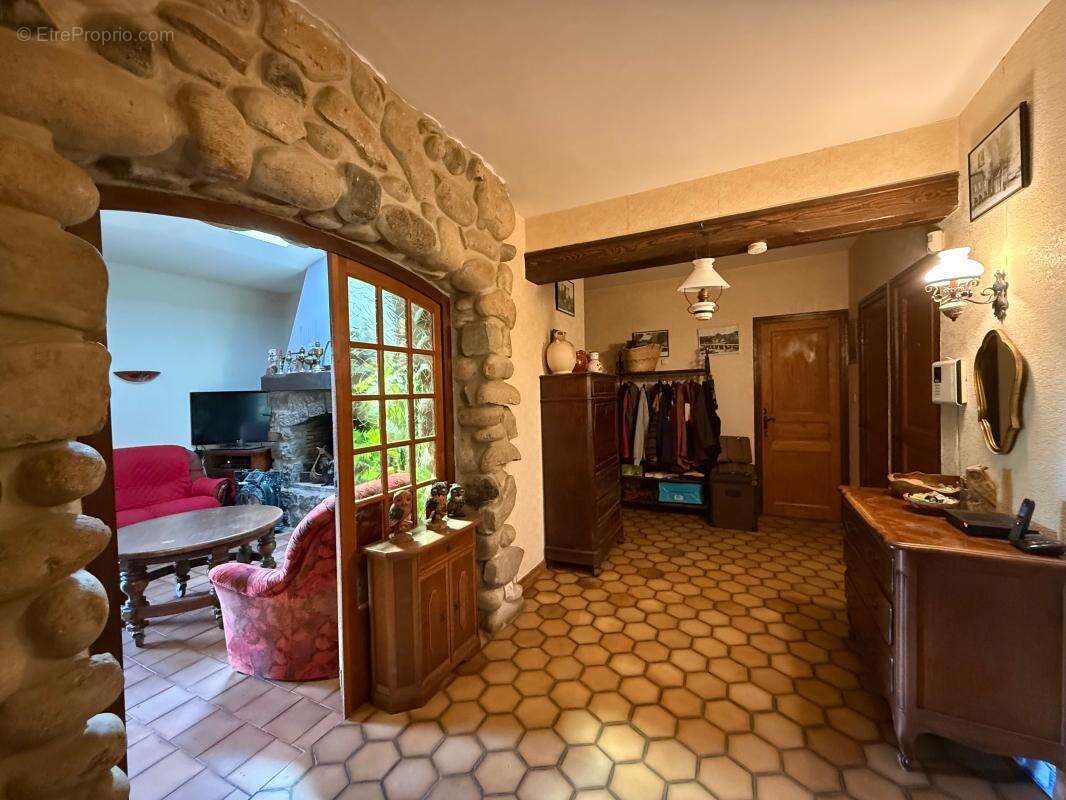 Maison à SAINT-ALBAN-AURIOLLES