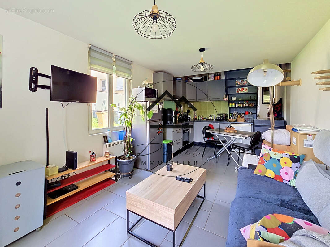 Appartement à MOUY