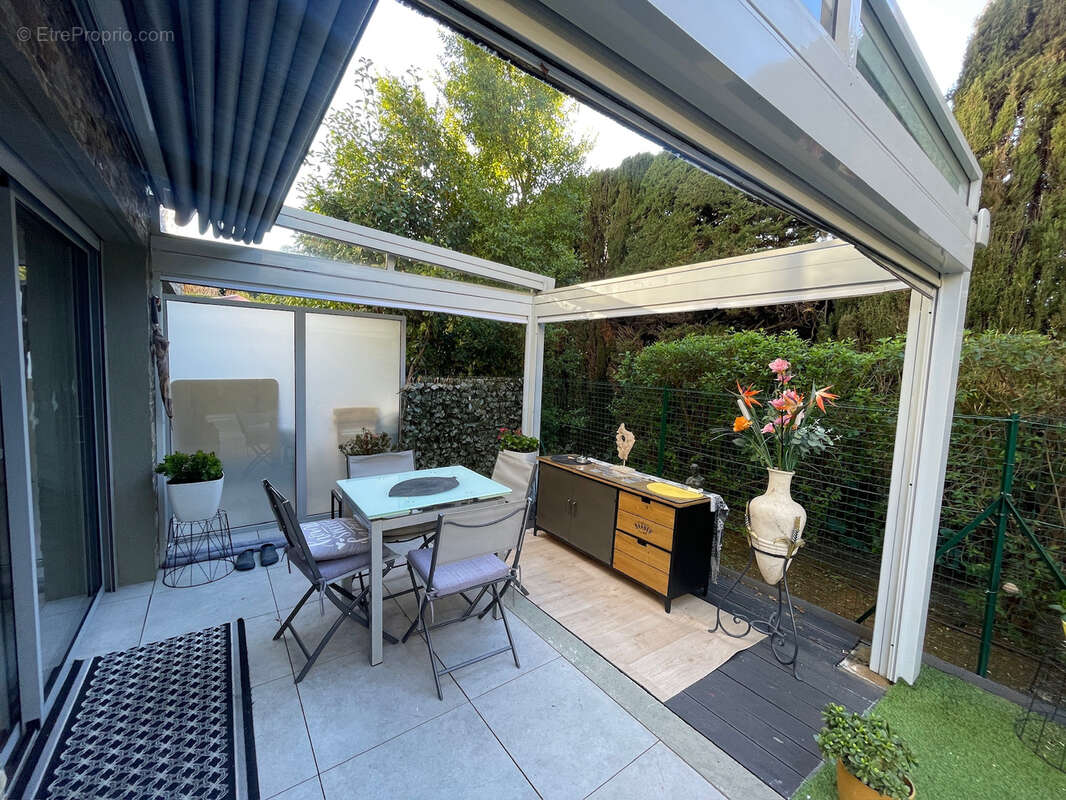 Appartement à SAINT-LAURENT-DU-VAR