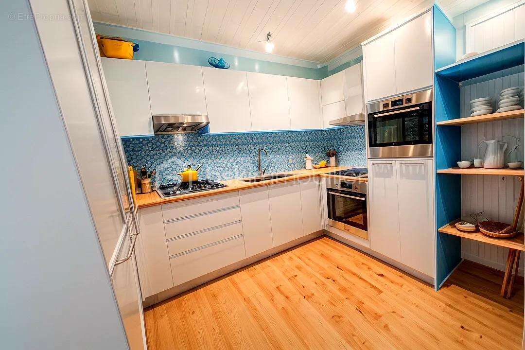 Maison à SAINT-HILAIRE-DE-BRETHMAS