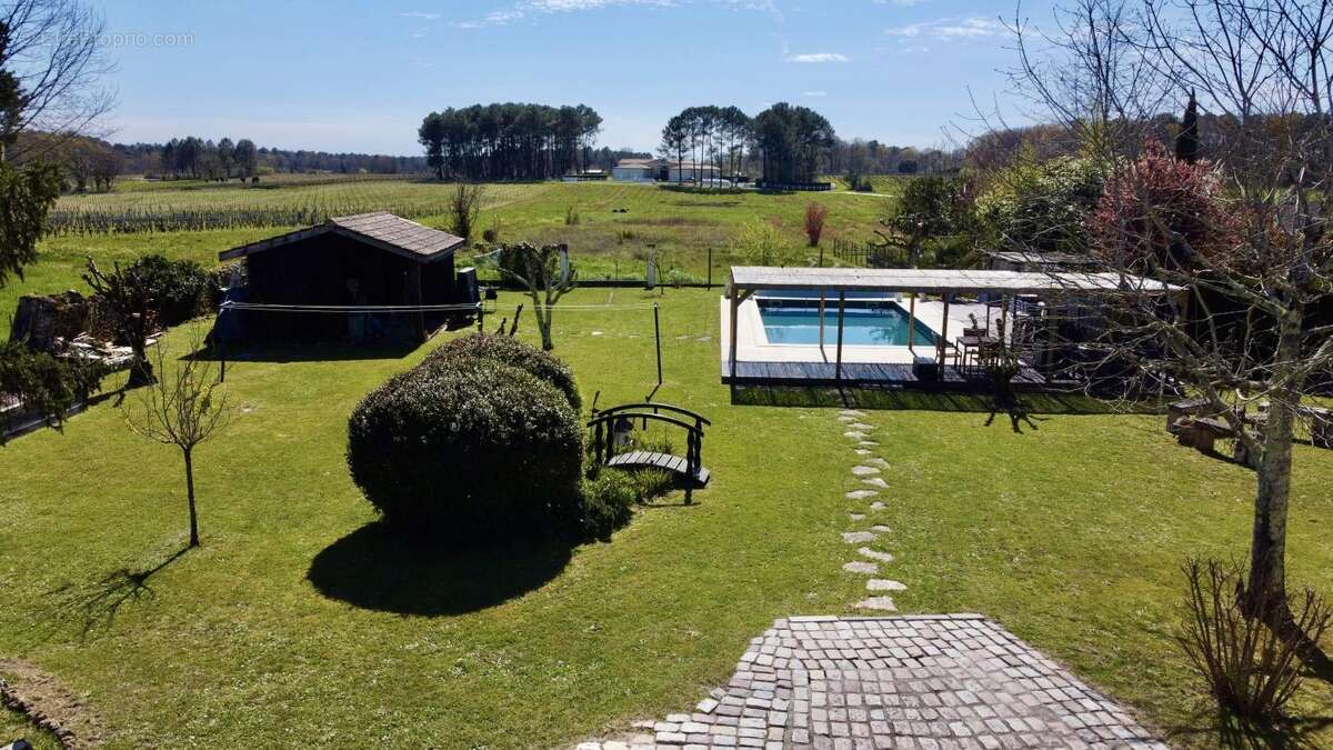 Maison 260 m² à Saint-Selve  - photo 5