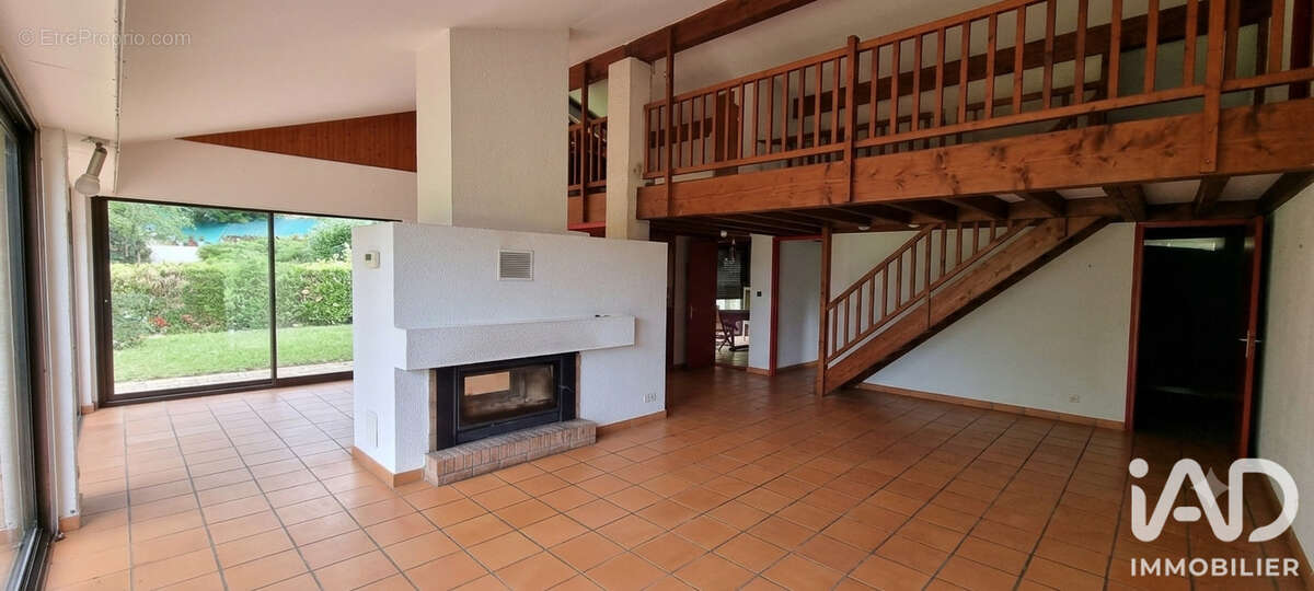 Maison 166 m² à Tarbes  - photo 2