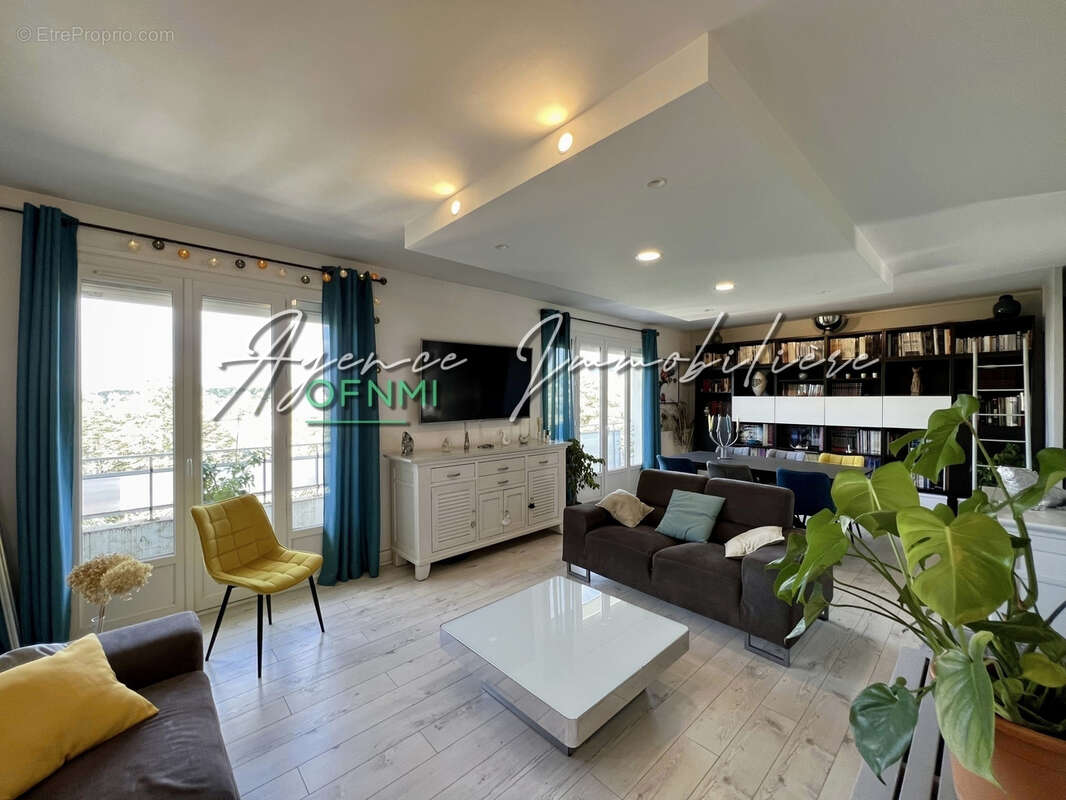 Appartement à SAINT-ETIENNE