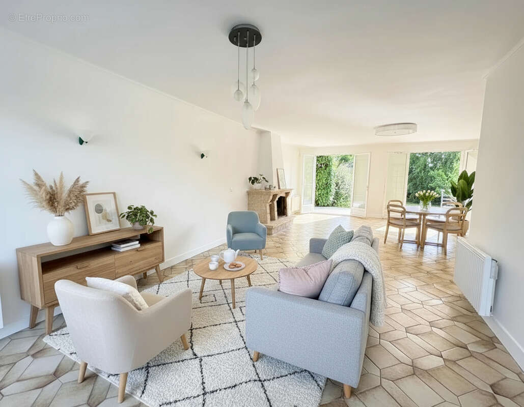 Maison à VERRIERES-LE-BUISSON