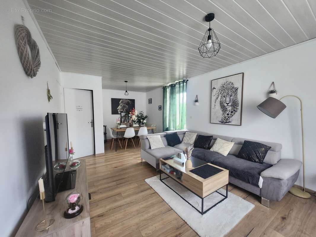 Maison à COMPREIGNAC