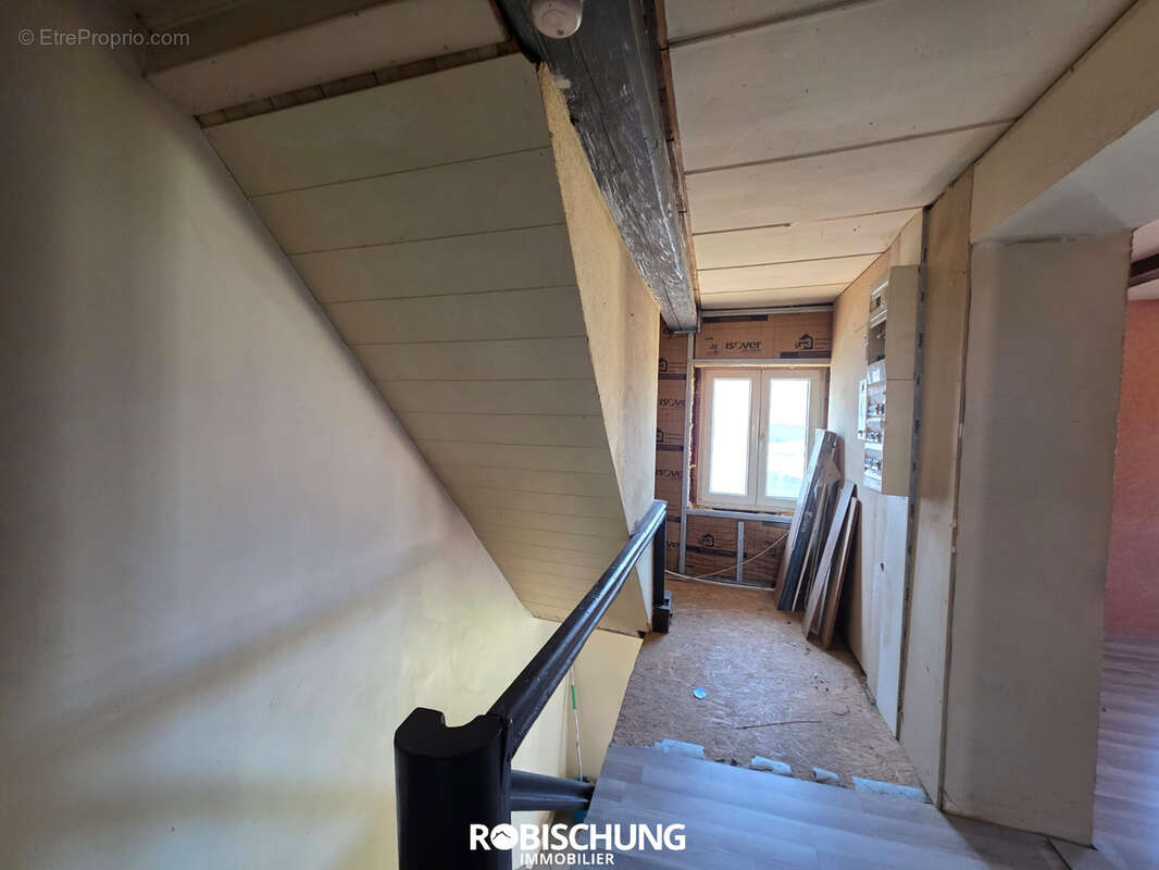 TRAUBACH LE BAS : Maison de 187 m2 avec dépendance - photo 10