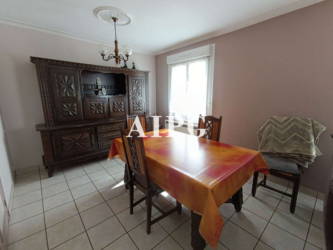 Maison à MUR-DE-BRETAGNE