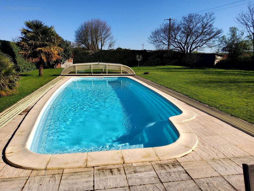 Photo 2 - Maison à VOUILLE