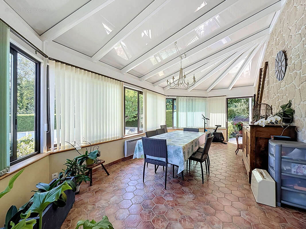 Belle maison de caractères de 134m2 avec piscine, sous sol, atelier sur un terrain de 2085m2 - photo 9