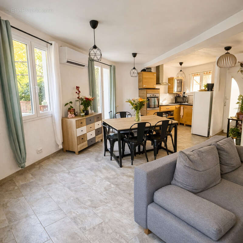 Maison à SOLLIES-TOUCAS