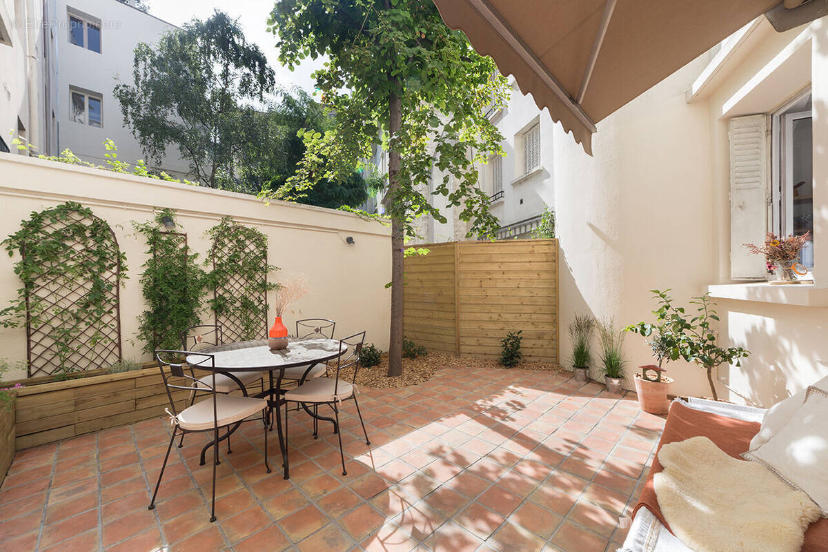 Photo 1 - Appartement à PARIS-16E