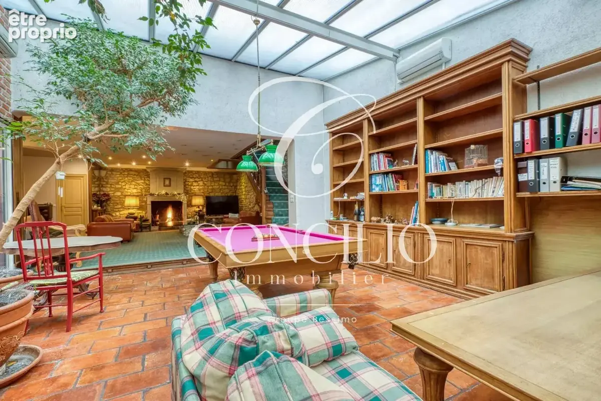 Paris 18e – Maison de caractère avec extérieur – 191,80 m² Carrez - photo 5