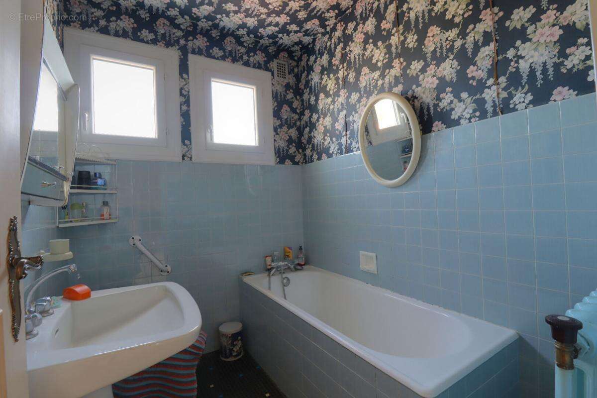 Maison à SAINTE-OUENNE