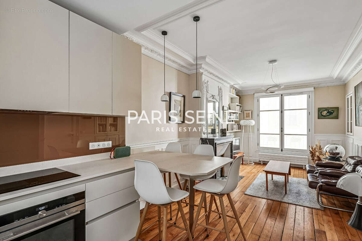 Appartement à PARIS-7E
